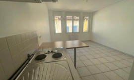 
                                                                                        Location
                                                                                         2 pièces à louer Martigues