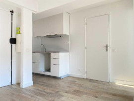 
                                                                                        Location
                                                                                         2 pièces à louer Paris 15 Cambronne