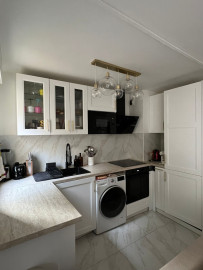 
                                                                                        Location
                                                                                         2 pièces balcon