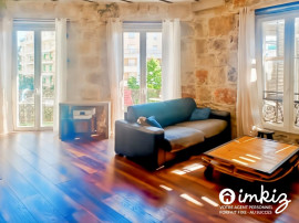Vente
2 pièces, balcon, lumineux, pierre + poutres apparentes
