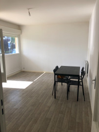 Location
2 pièces de 50m² en rdc à la Haute Croix
