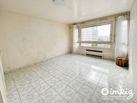 
                                                                                        Vente
                                                                                         2 pièces lumineux, vue dégagée