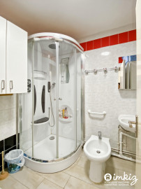 
                                                                                        Vente
                                                                                         2 pièces lumineux, vue dégagée