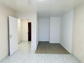 
                                                                                        Vente
                                                                                         2 pièces lumineux, vue dégagée