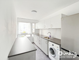 
                                                                                        Vente
                                                                                         2 pièces lumineux, vue dégagée