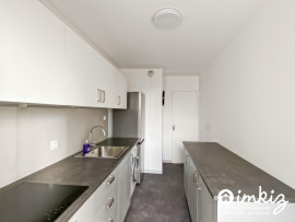 
                                                                                        Vente
                                                                                         2 pièces lumineux, vue dégagée