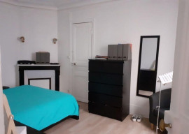 
                                                                                        Location
                                                                                         2 pièces Mairie du 18ème