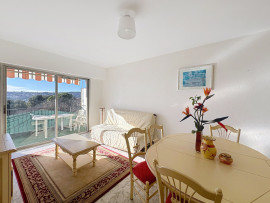 
                                                                                        Location
                                                                                         2 pièces meublé à louer Cimiez