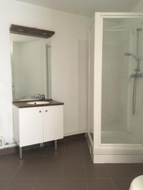 
                                                                                        Location
                                                                                         2 pièces Paris 19ème avec balcon