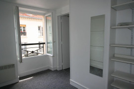 
                                                                                        Location
                                                                                         2 pièces quartier Lorette-Martyrs