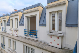 
                                                                                        Vente
                                                                                         2 PIECES SUR COUR