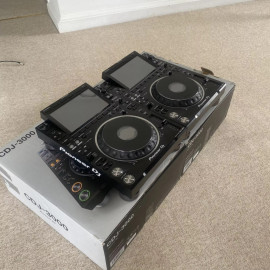 Instrument de musique
2 Pioneer CDJ 3000 | État neuf