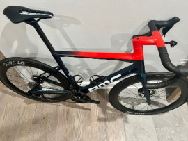 
                                                                                        Vélos
                                                                                         2022 BMC Teammachine SLR01 ONE Deep Sea/Rouge