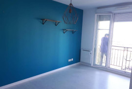 
                                                                                        Location
                                                                                         2P meublé 45m² Place du cœur battant