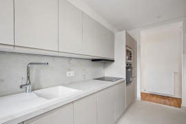 
                                                                                        Vente
                                                                                         2P Rénové - Quartier Champs-Elysées - Paris 8