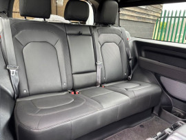 
                                                                                        Voiture
                                                                                         3.0 D250 MHEV X-Dynamic SE SUV 3dr Diesel Auto 4WD Euro 6 (s/s) (250 ps)
