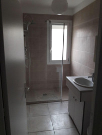 
                                                                                        Colocation
                                                                                         3 chambre avec 2 salle de bains pour la rentrée