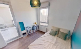 
                                                                                        Colocation
                                                                                         3 chambres dispo dans belle coloc rénovée