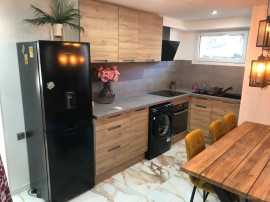 
                                                                                        Colocation
                                                                                         3 chambres dispo dans maison/colocation sept 2024