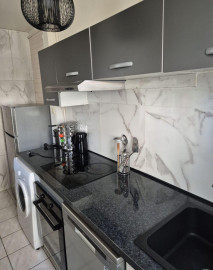 
                                                                                        Colocation
                                                                                         3 chambres dispos dans coloc 70m² refaite à neuf