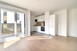 
                                                                                        Vente
                                                                                         3 pièces 62m² - proche métro - Terrasse