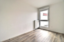 
                                                                                        Vente
                                                                                         3 pièces 62m² - proche métro - Terrasse