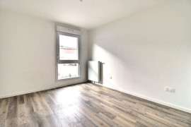 
                                                                                        Vente
                                                                                         3 pièces 62m² - proche métro - Terrasse