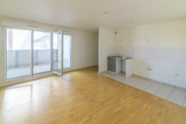 
                                                                                        Vente
                                                                                         3 pièces