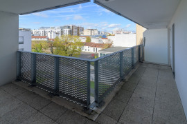 
                                                                                        Vente
                                                                                         3 pièces