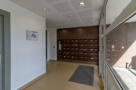 
                                                                                        Vente
                                                                                         3 pièces