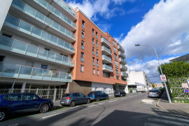 
                                                                                        Vente
                                                                                         3 pièces