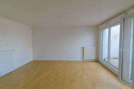 
                                                                                        Vente
                                                                                         3 pièces