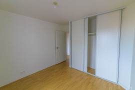 
                                                                                        Vente
                                                                                         3 pièces