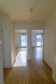 
                                                                                        Vente
                                                                                         3 pièces