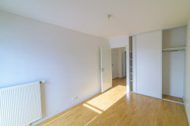 
                                                                                        Vente
                                                                                         3 pièces