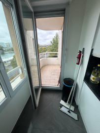 
                                                                                        Location
                                                                                         3 pièces bacon