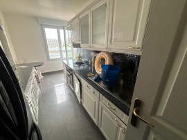 
                                                                                        Location
                                                                                         3 pièces balcon