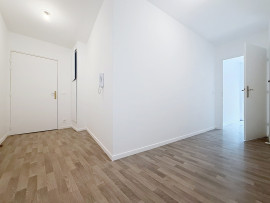 
                                                                                        Vente
                                                                                         3 pièces de 60,5m² dans immeuble récent avec balcon et parking
