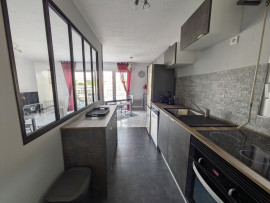 Vente
3 pièces dernier étage Nice ouest avec terrasse et piscine VUE MER