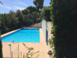 Vente
3 pièces dernier étage Nice ouest avec terrasse et piscine VUE MER