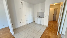 
                                                                                        Vente
                                                                                         3 PIECES TRES BON ETAT