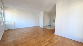 
                                                                                        Vente
                                                                                         3 PIECES TRES BON ETAT