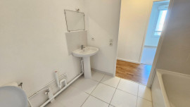 
                                                                                        Vente
                                                                                         3 PIECES TRES BON ETAT