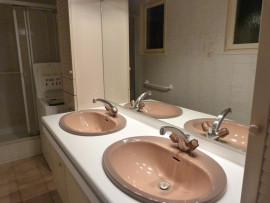 
                                                                                        Location
                                                                                         3P 74m² avec balcon