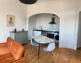 
                                                                                        Location
                                                                                         3P meublé et rénové 71m² centre ville charme