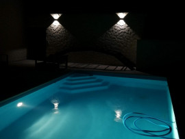 Vente
4 pièces + 2 chambres et piscine