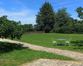 Vente
4 pièces + 2 chambres et piscine