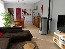 Vente
4 pièces + 2 chambres et piscine