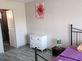 Vente
4 pièces + 2 chambres et piscine