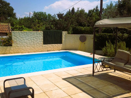 Vente
4 pièces + 2 chambres et piscine